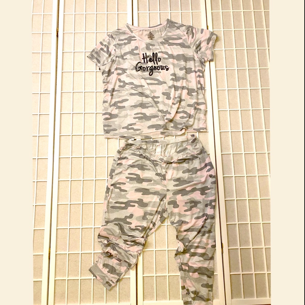 Secret Treasures Hello Gorgeous Camo Pajama set